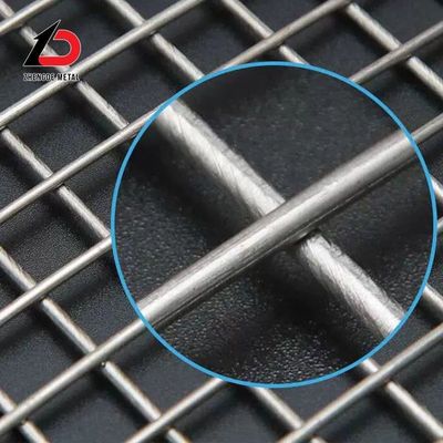 Hot Galvanized Welded Wire Mesh China 800 mm - 1600 mm Width 6 X 6 Welded Wire Mesh